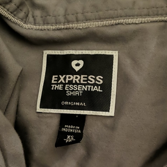 Very flattering Express essential shirt - Picture 3 of 3